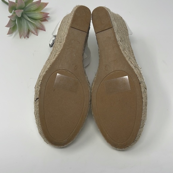Journee Collection Sierra Espadrille Sandal - Picture 10 of 10